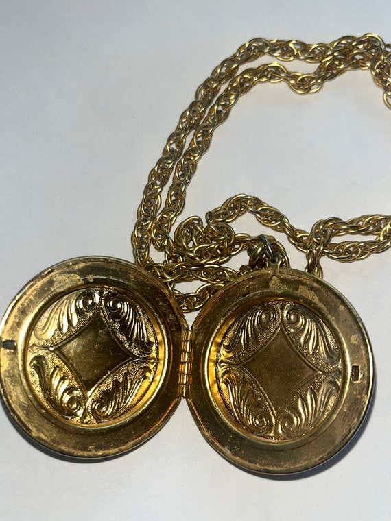 Vintage Locket Necklace - image 2