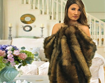 Plush Faux Fur Throw Blanket, Golden Brown Gray Wolf, Minky Lining