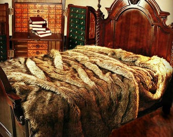 Cubrecama de piel sintética de felpa - Fundas de almohada o de tiro - Se venden por separado - Diseño de lobo dorado - Coyote - Elija su tamaño - de Fur Accents USA