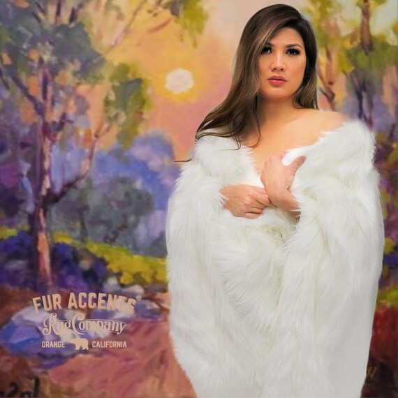 Plush  Faux Fur Throw Blanket, Bedspread, Soft, Pure White Shag, Luxury Fur - Minky Cuddle Fur Lining Fur Accents USA