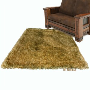 Plüsch Kunstfell Teppich - Hellbrauner Wolfspelz - Rechteck Form - Tierfell Design - Designer Teppich Kollektion - von Fur Accents USA