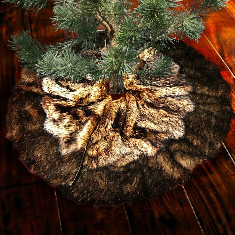 rh faux fur tree skirt