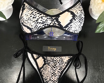 Snake String Bikini - Pads included