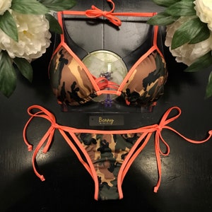 Bikini string camouflage - Coussinets inclus - Couvrance coquine ou régulière