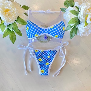 Blau Gingham Daisy String Bikini - Pads enthalten - Freche oder regelmäßige Abdeckung