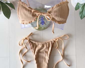 Babydoll-Bikini in Beige mit Struktur – hergestellt in den USA