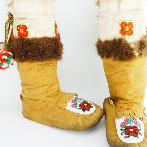 Vintage Native Canadian Beaded Moccasins Boots Flowers Floral Winter With Fur Rustic Lodge - Cabin Man Cave Decor pompon wool