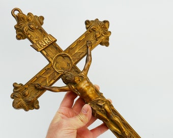 Belle grande croix crucifix religieux en laiton antique vintage, église Jésus 19,5 pouces