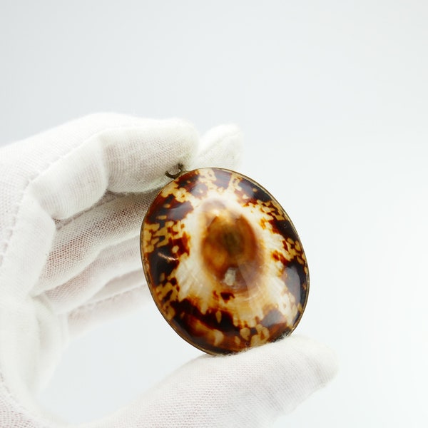 Vintage Real Shell chunky Pendant Costume Jewelry Antique Gold tone brown marble color