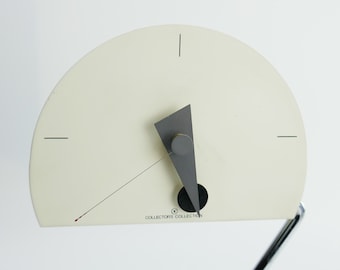 80&#39;s Clock Nicolai Canetti Artec Memphis style desk clock on adjustable Z wire frame Post Modern Table