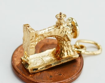 Vintage 10k 3D gult guld etsat symaskin Charm hänge litet minimalistiskt massivt guld fint smycke