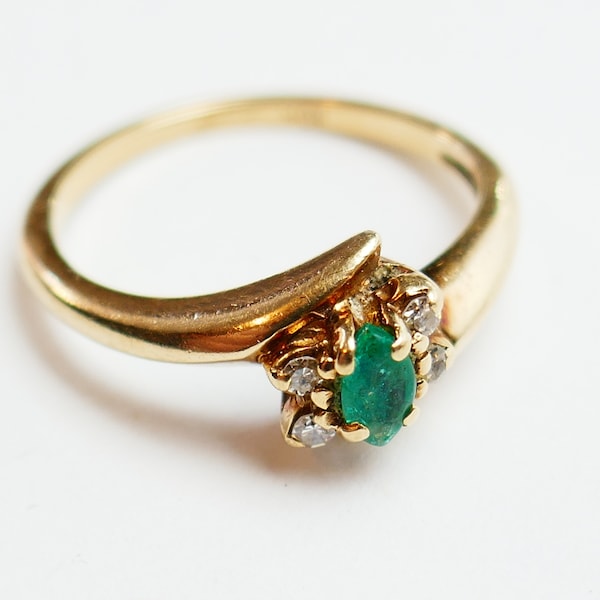 Vintage 10K Yellow Gold green stone and diamonds Ring Size 5 US minimalist delicate estate small finger pinky - Fine Jewelry - Solid Gold