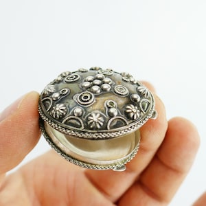 Silver 800 Custos Host Box PILL TRINKET Wedding Ring Box ROSARIES Jewelry round Trinket