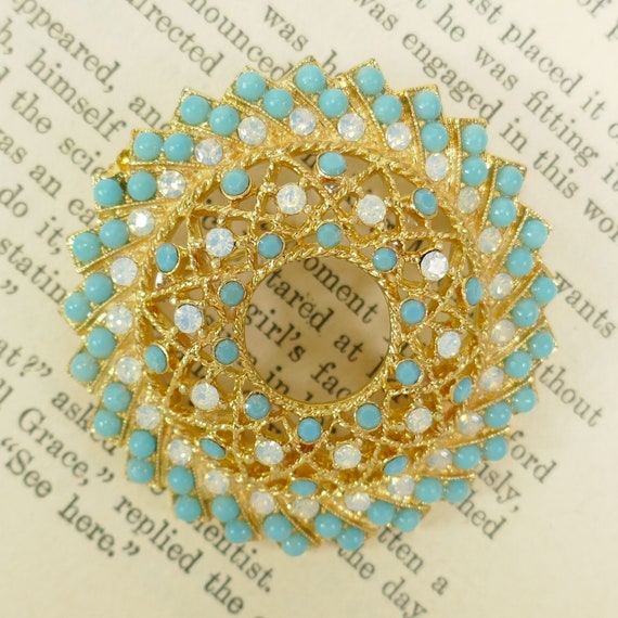 Broche Vintage Signée Sarah Cov Avec Perles Et Cristaux - Couleur Or, Occasion