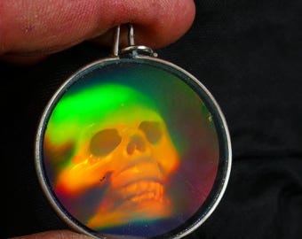 Vintage Awesome Hologram Holographic Pendant Skull Crossbones