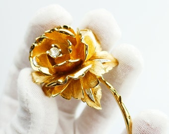 Vintage Magnifique Marcel BOUCHER gold tone Brooch 3D Rose Signed 8085 rhinestones Costume jewelry designer