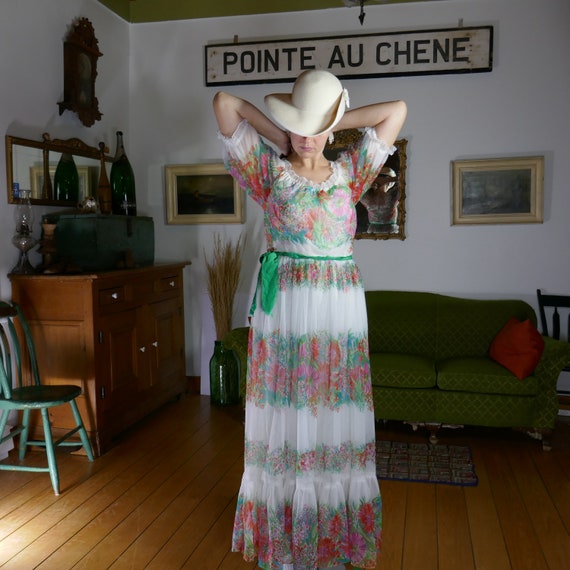 Vintage SMALL Jeannene Booher Floral Long Maxi Whi