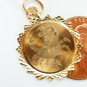 Pingente de medalhão de câncer do zodíaco de ouro amarelo 10K vintage signo astrológico do câncer charme caranguejo 1,5 g - Joias finas - Ouro maciço