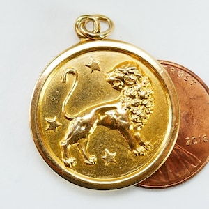 Vintage 18K Yellow Gold Zodiac Lion medallion Pendant Astrology Sign of the Lion Leo 750 - Fine Jewelry - Solid Gold