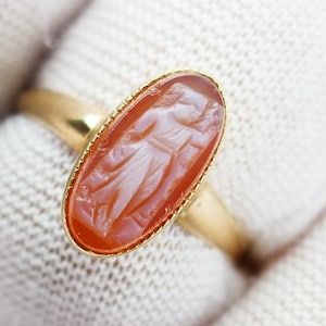 14K yellow Gold Antique Carved Cameo woman Ring Size 6 1/4 US Oval delicate Solid Gold Fine Jewelry