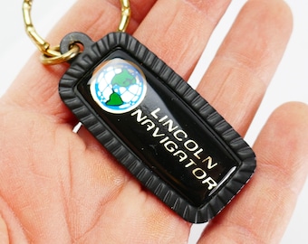 Lincoln Navigator Authentic Vintage Car Keychain Collectible Automobilia Dealer keyring metal usa