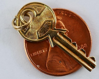 Vintage 10k Yellow Gold key pendant lucky Jewel 1 inches