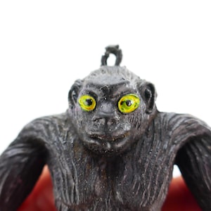 Vintage 1960&#39;s King Kong Gorilla 4&quot;Jiggler Rubber Ape Hong Kong Yellow eyes