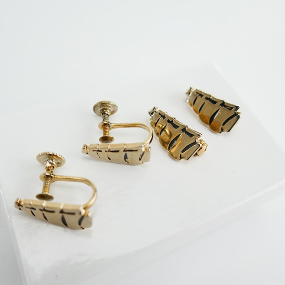 Vintage Molson Export Screw Back Earrings Gold Tone and 2 Mini