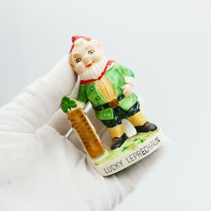 Vintage divertido Lucky Leprechaun estatuilla trébol kitsch
