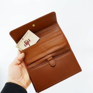 Cartera vintage DIJA de cuero marrón con tres pliegues para mujer, nueva, de stock antiguo, fabricada en Canadá, ranuras para tarjetas de cuero suave