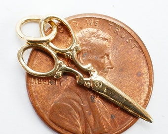 Vintage 10K Yellow Gold Barber Shop scissor Charm Pendant detailed - Fine Jewelry - Solid Gold