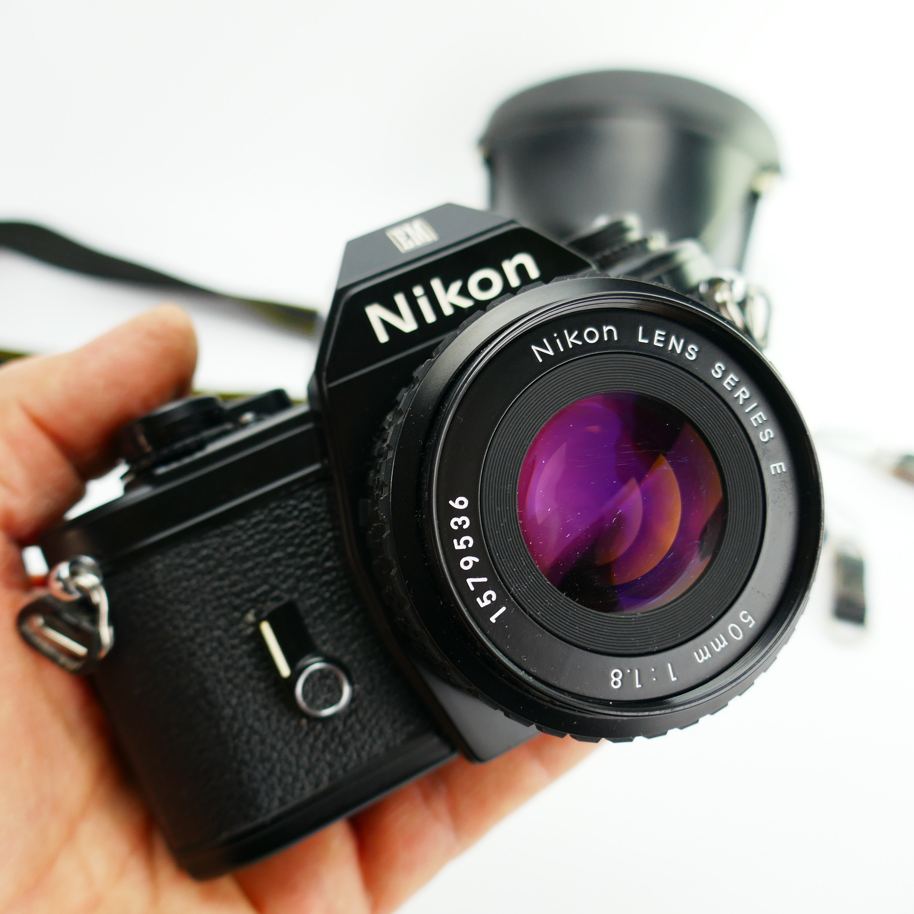 ヴィンテージ Nikon EM 50 mm シリーズ e 1:1,8 レンズ 日本製フィルム