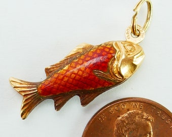 魚型チャーム 18kの刻印 目はルビーの海外製品 ビンテージ ヴィンテージ 18K イエローゴールド フィッシュチャーム（エメラルドの