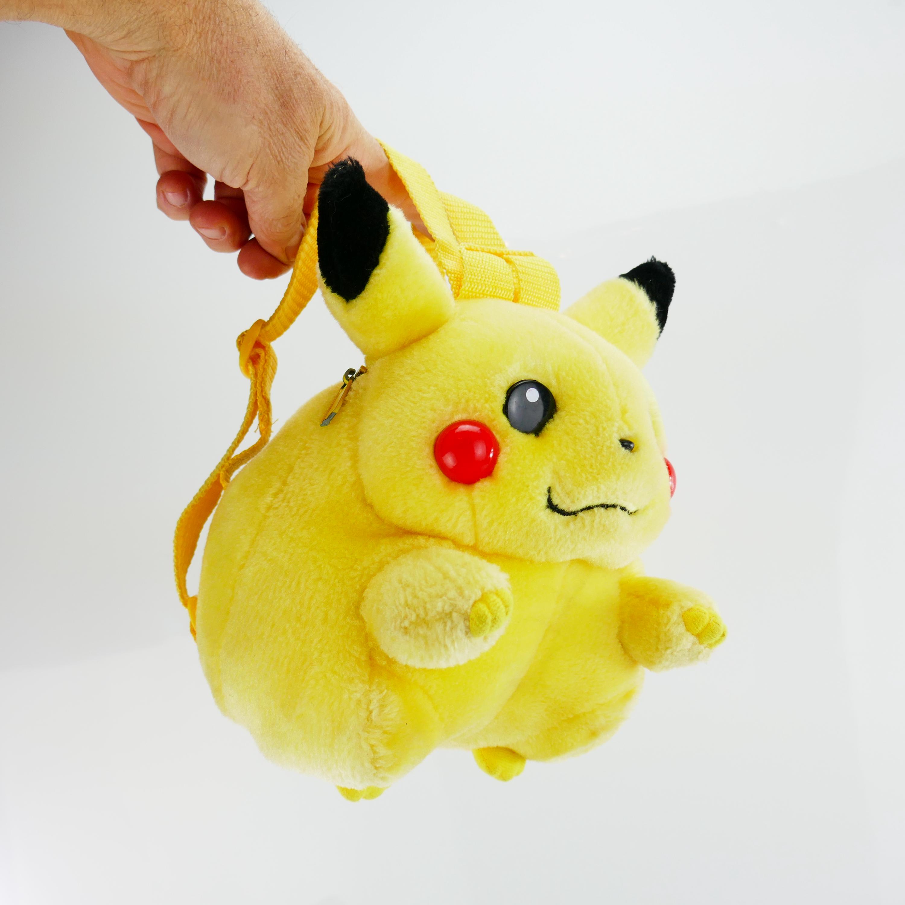 90年代　超希少　初期ゲーセンピカチュウ ぬいぐるみ　　Pikachu 皮卡丘 ピカチュウぬいぐるみ 等身大【激レア】90年物 初期 初代 - メルカリ
