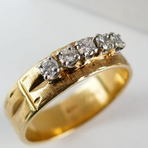 Anillo vintage de oro amarillo de 10 quilates con 5 diamantes, talla 7 3/4, grabado y forma de diamante, joyería fina, oro macizo.