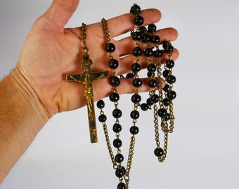 Chapelet ancien vintage, grand modèle, long, crucifix, en laiton et ébène, représentant Jésus et Dieu, avec crâne et os, 112 cm (44 pouces).