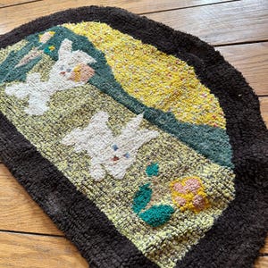 Primitive Folk Art Hooked Rug Bunny Rabbit Easter farmhouse canadiana Quebec