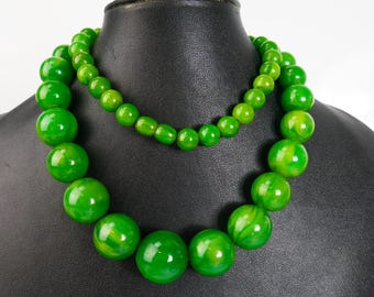 Vintage Green Bakelite Graduated Beads marbled 86 Grams Bakélite