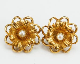 Pendientes de clip vintage Kramer de perlas de imitación en tono dorado