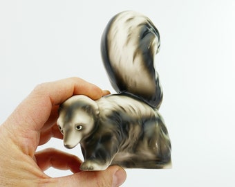 Vintage Skunk Ceramic figurine figural furtive