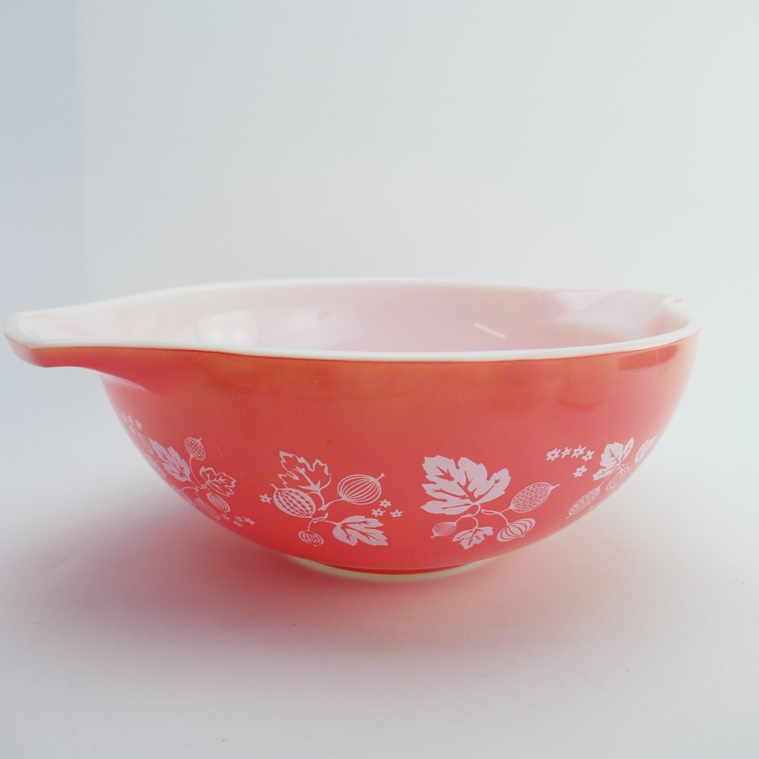 Vintage Pyrex Pink Gooseberry 444 Cinderella Bowl Etsy