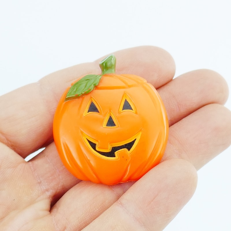 RUCINNI Halloween "Boo!" Brooch - Gold Plated Cute Ghost Pin For Costumes & Accessories - View #4