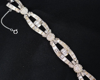 Pulseira vintage Marcel Boucher com strass transparentes e detalhes em tom prateado - 3352
