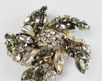 Broche vintage SHERMAN com cristais Swarovski, assinado, bijuteria, Gustave, tons de cinza e prata transparente.