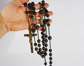 Chapelet ancien ancien, grand modèle, long, en laiton et ébène, avec croix crucifix et crâne, orné de Jésus et de Dieu (46 pouces).