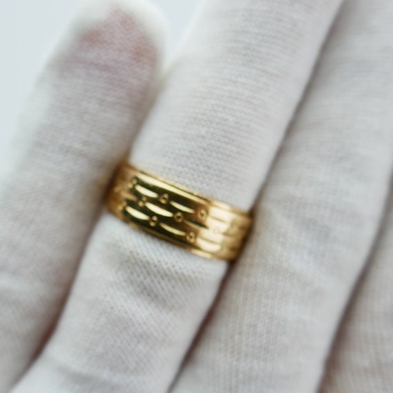 Vintage 10K yellow Gold band Ring dot cercle etch… - image 3