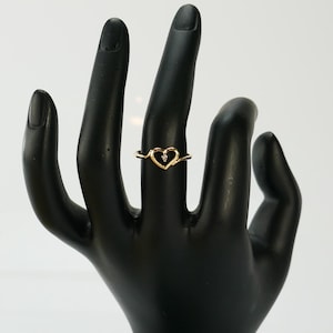 Vintage 10K Yellow Gold Ring heart 1 diamond Size 7 1/4 US minimalist Fine Jewelry Solid Gold