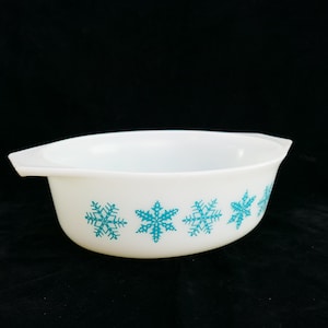 Vintage Pyrex Casserole Dish Snowflake Turquoise NO Lid 043 White Turquoise