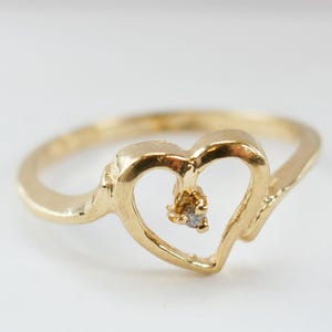 Vintage 10K Yellow Gold heart Ring Size 5 3/4 US diamond minimalist Fine Jewelry Solid Gold