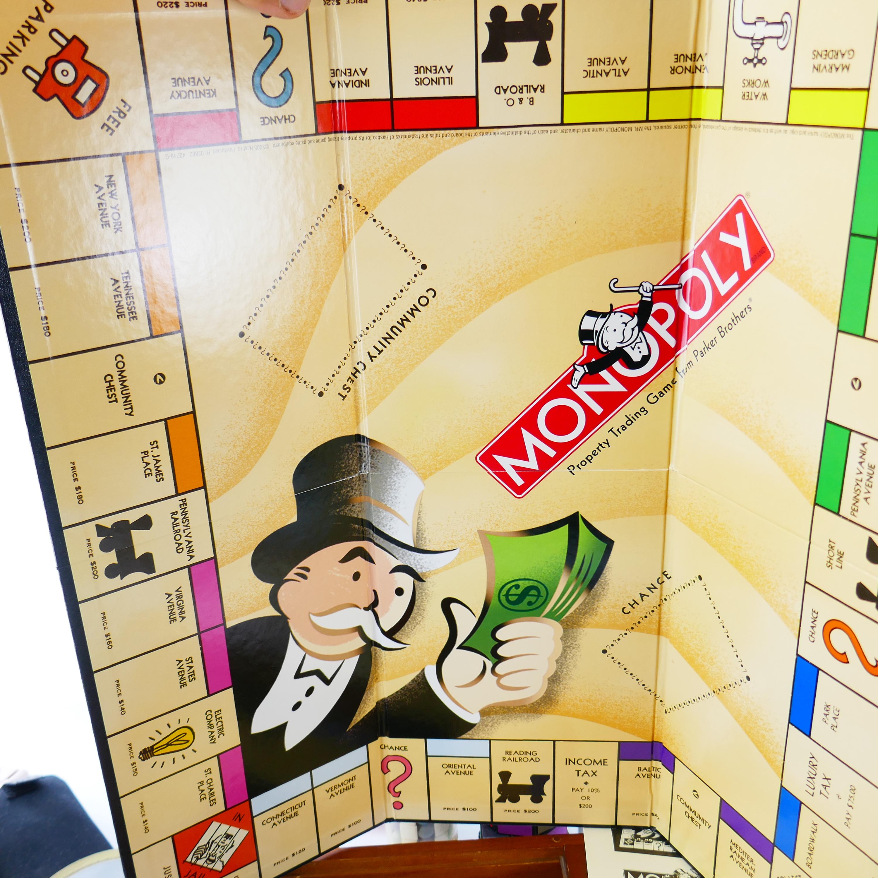 ヴィンテージスタイルの木製ブックモノポリーボードゲーム木製トークン